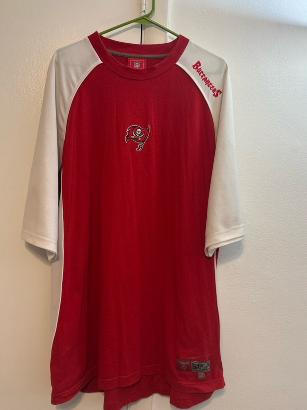 NFL Tampa Bay Buccaneers Red and White Raglan Team Jersey